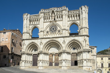 Fototapeta na wymiar Fachada de la catedral de Cuenca en Castilla la Mancha España