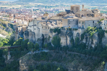 Fototapeta na wymiar Vista general de ciudad de Cuenca en Castilla la Mancha España