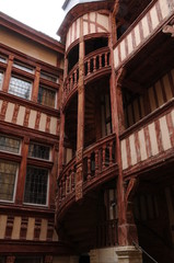 Escalier extérieur d'une maison de Troyes