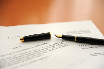 stylo sur contrat