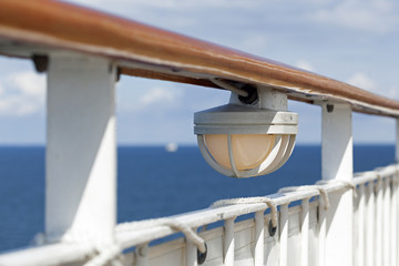 Reling auf einer Fähre