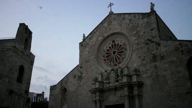 Cattedrale di Otranto al crepuscolo, video.  Salento - Italia