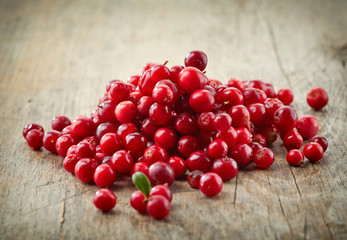 fresh raw cowberries