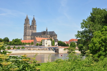 Dom in Magdeburg - obrazy, fototapety, plakaty