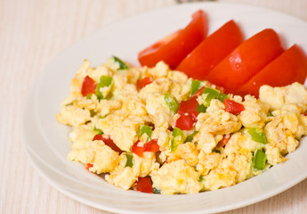 scrambled eggs with vegetables