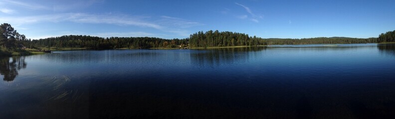 Obraz premium lake and forest in lapland, finland