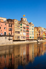 Fototapeta na wymiar picturesque view of Girona in day time