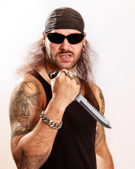 Rocker Gewalt Waffen und Krieg