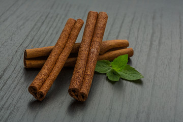 Cinnamon sticks
