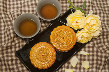chinese moon cake with tea