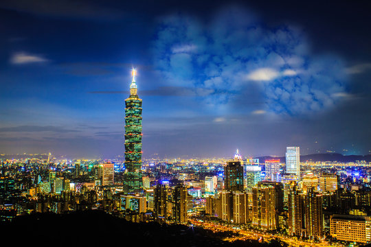 Taipei, Taiwan evening skyline.