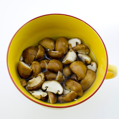 Slice dried Chinese mushroom then leave in water