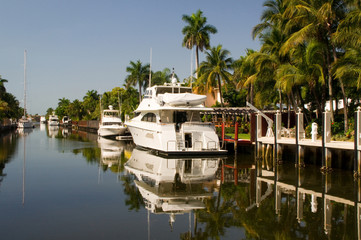 Yachten in einem Kanal in Fort Lauderdale