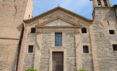 Fototapeta na wymiar Chiesa di Caldarola