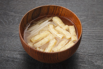 油揚と大根のみそ汁