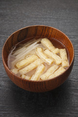 油揚と大根のみそ汁