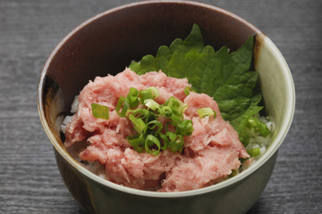 ネギトロ丼