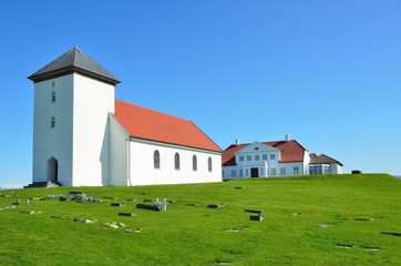 Fototapeta na wymiar Резиденция президента Исландии в Альфтанесе