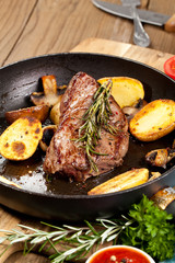 irisch rinder steak mit bratkartoffeln