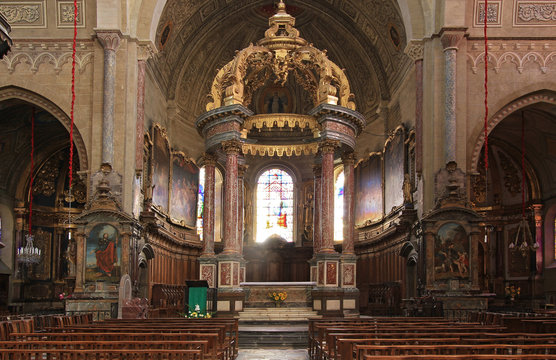 Baldaquin dans la cath&eacute;drale de Tarbes (Hautes-Pyr&eacute;n&eacute;es)