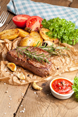 irisch rinder steak mit bratkartoffeln