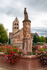 Eglise st Pierre et Paul et fontaine ste Richarde à Sigolsheim, 