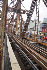 Fototapeta premium ハノイ ロンビエン橋 朝の景色