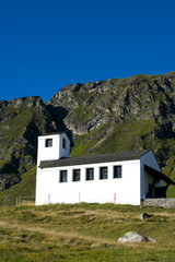 Fototapeta na wymiar Barbarakapelle auf der Bielerhöhe - Alpen