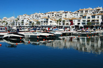 Puerto Banús, muelle, Marbella, Málaga