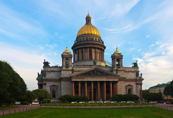Fototapeta na wymiar Saint Isaac's Cathedral in St. Petersburg