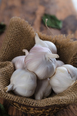 Garlic in coconut shell with sack cloth