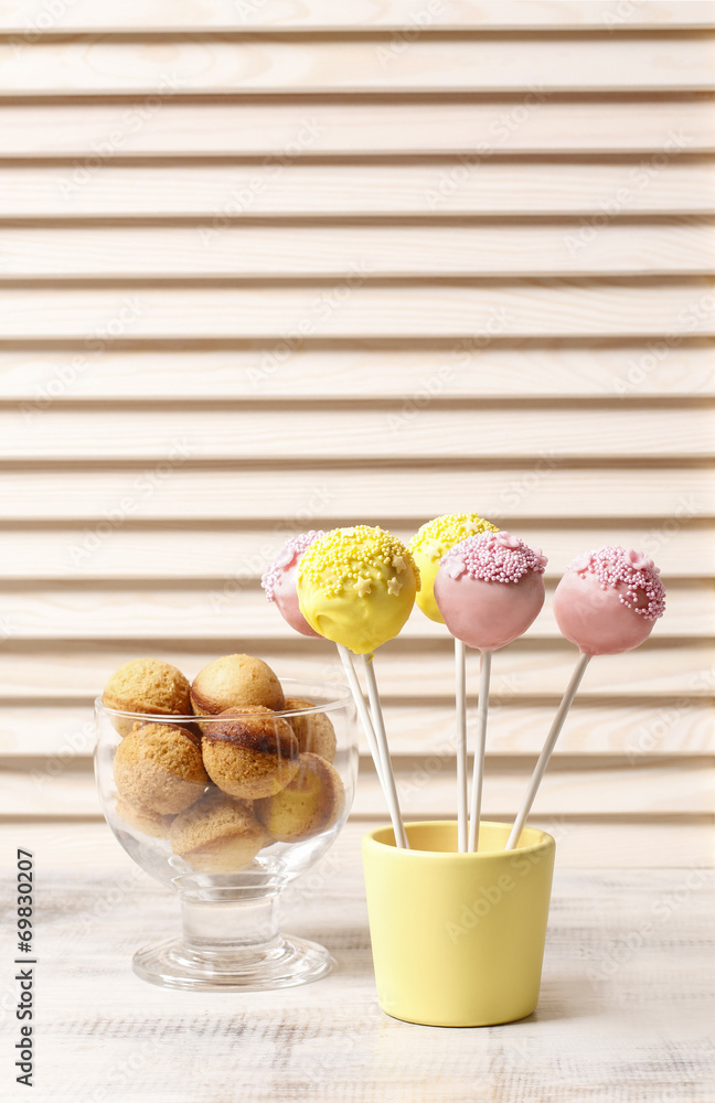 Poster Cake pops