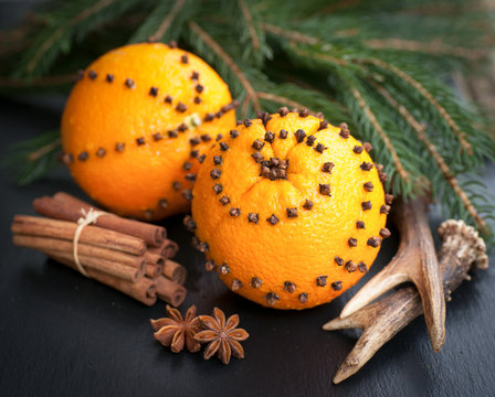 Gespickte Orangen