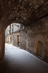 Fototapeta premium Arched Passage of Barri Gotic in Barcelona