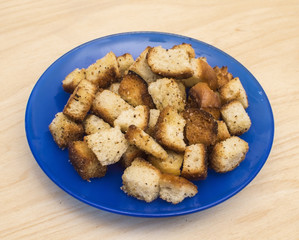 The fried croutons with garlic