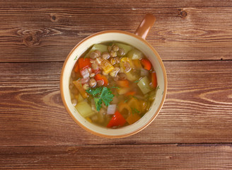 Minestrina di orzo e peperoni