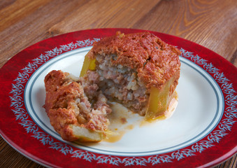 zucchini stuffed with beef and rice