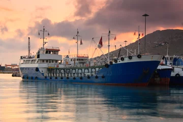 Fototapeten Ships in port of Piraeus, Athens. © milangonda