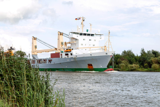 Nord-Ostsee-Kanal, Schwergutschiff