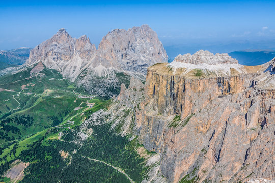 View to Punta Grohmann, Cinquue Dita, Sasso Lungo, Piz Ciavaces