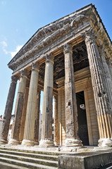 Naklejka premium Vienne, il tempio di Augusto, Rodano Alpi