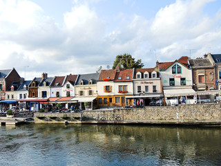 Fototapeta na wymiar view of Quai Belu on Somme river in Amiens