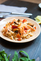 stir fried rice noodles with prawns and mussels