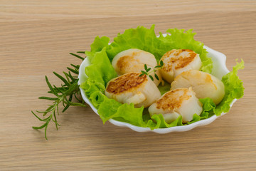 Grilled scallops