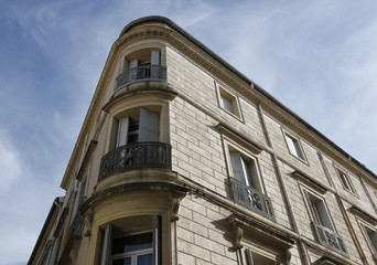 Fototapeta na wymiar Immeuble ancien à Montpellier, Occitanie