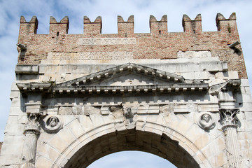 Arco d'Augusto 2 - 69861628