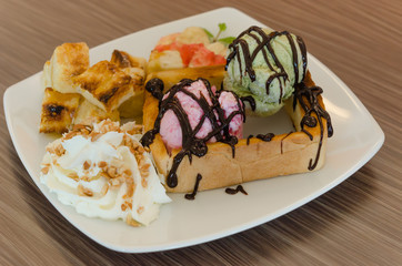 Honey toast and ice cream