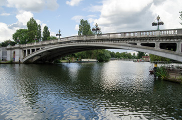 Fototapeta na wymiar Reading Bridge