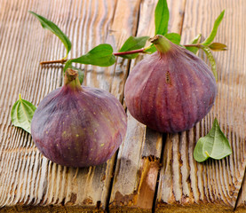 Two Fresh figs