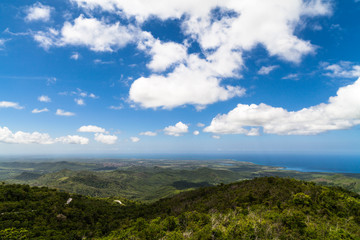 Naklejka na ściany i meble Kuba Trinidad Panoramablick vom Gebirge auf die Küste